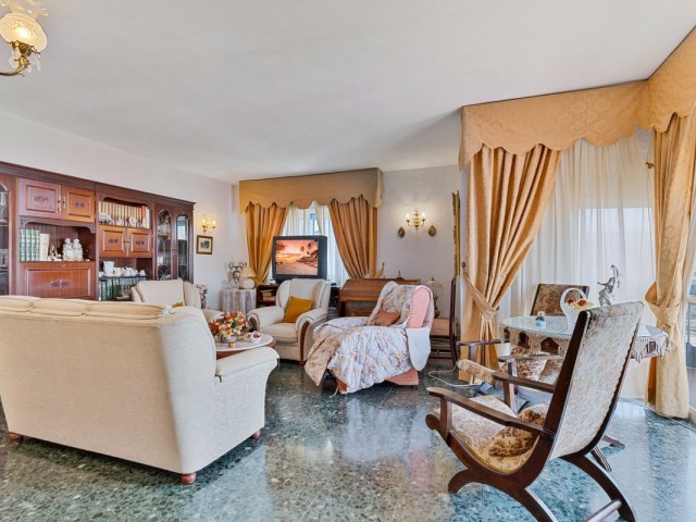 Penthouse avec 4 Chambres  à Málaga Centro