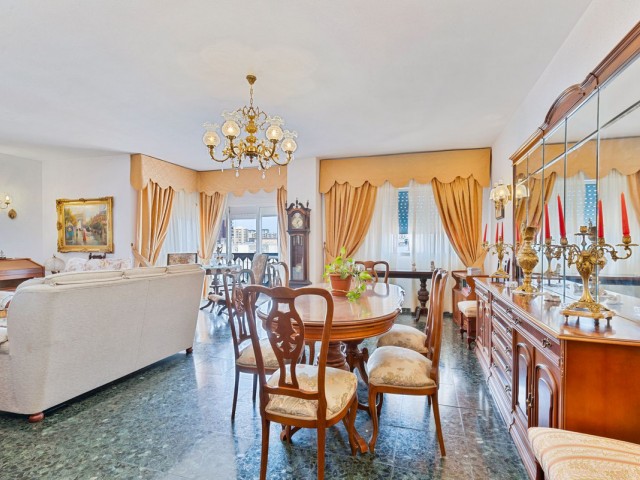 Penthouse avec 4 Chambres  à Málaga Centro