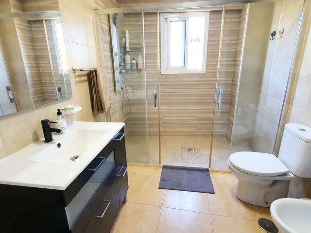 Huoneisto, Carvajal, R5413189