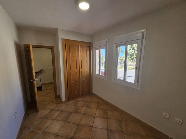 Maison mitoyenne avec 4 Chambres  à La Cala