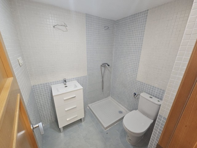 Maison mitoyenne avec 4 Chambres  à La Cala