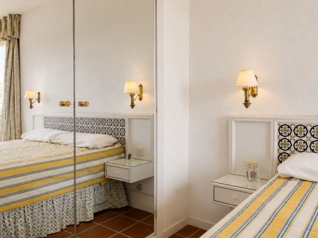 2 Bedrooms Apartment in Nueva Andalucía