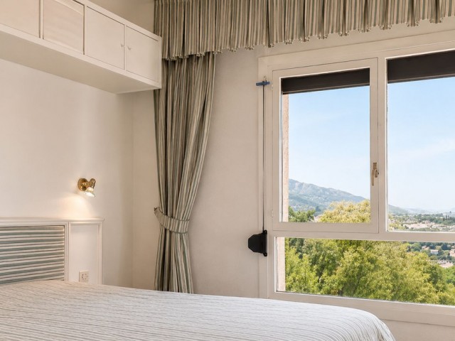 2 Bedrooms Apartment in Nueva Andalucía