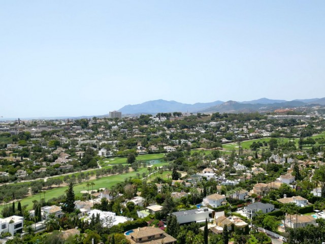 2 Bedrooms Apartment in Nueva Andalucía