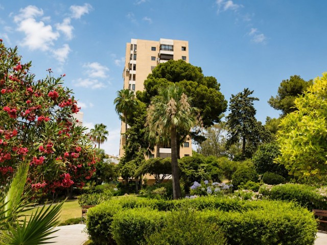 2 Bedrooms Apartment in Nueva Andalucía