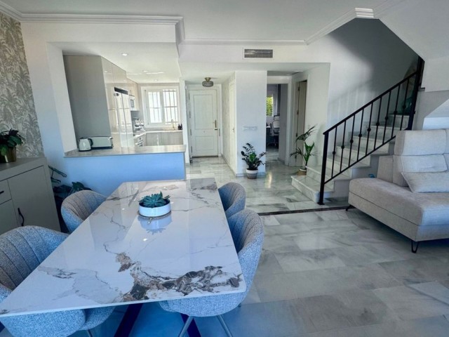 Reihenhaus, Casares Playa, R5459653