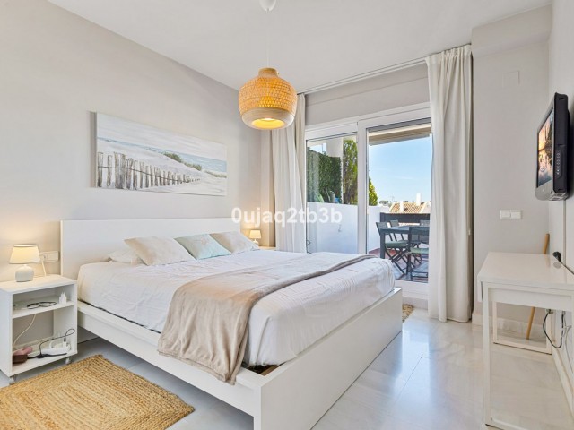Apartamento con 2 Dormitorios  en Aloha