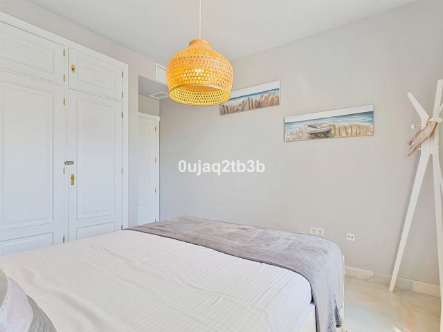Apartamento con 2 Dormitorios  en Aloha