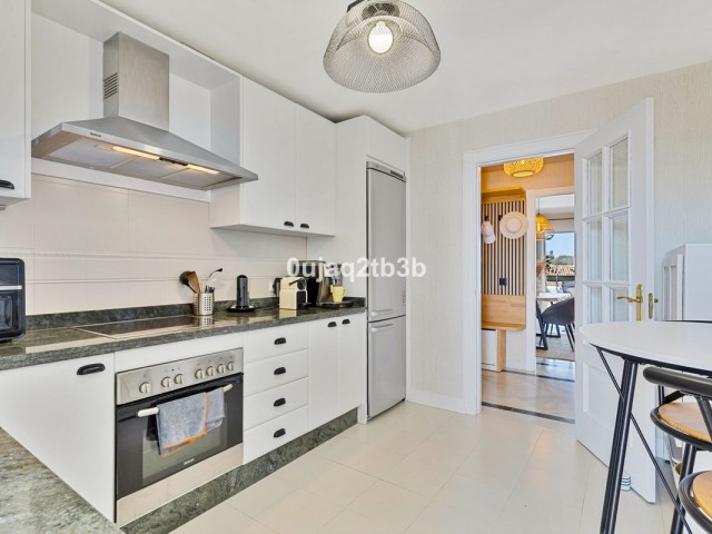 Apartamento con 2 Dormitorios  en Aloha