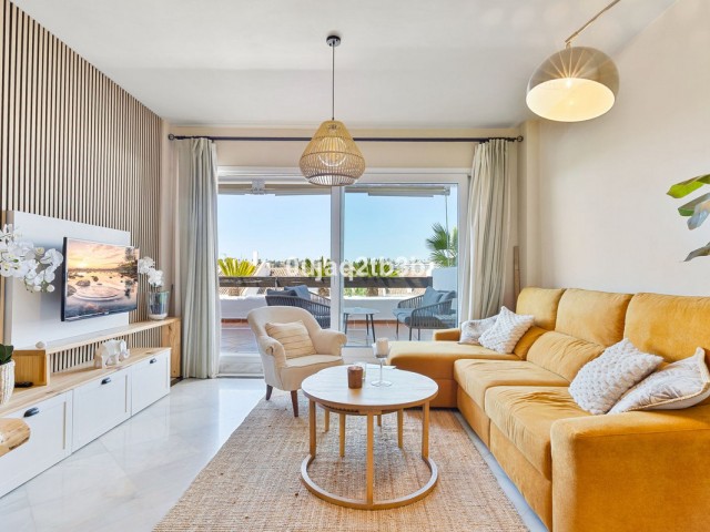 Apartamento con 2 Dormitorios  en Aloha
