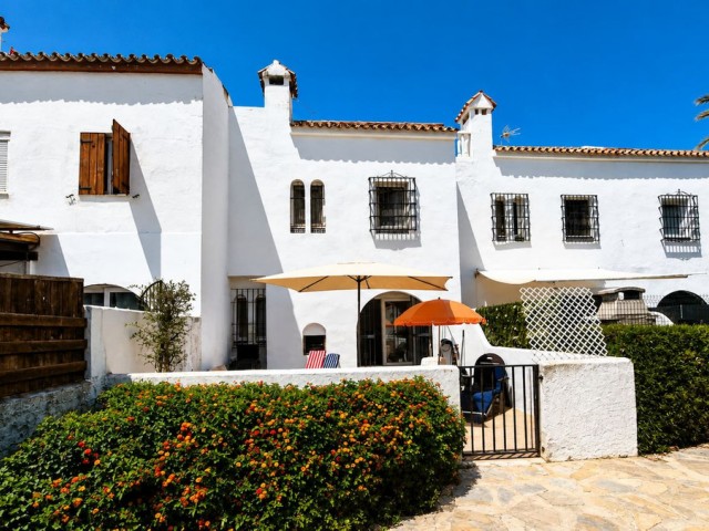 Reihenhaus, Casares Playa, R5461444