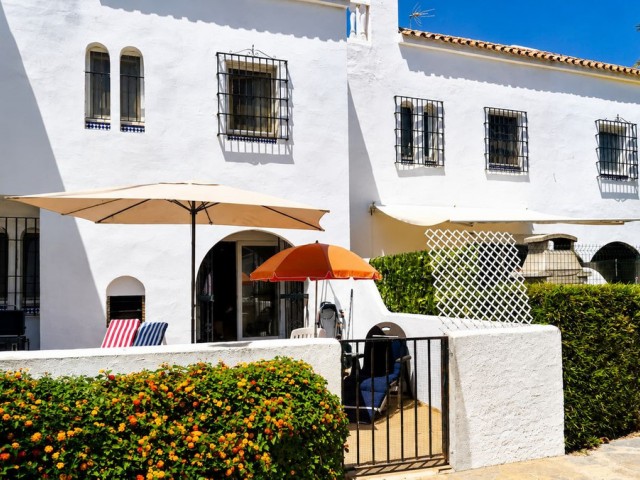 Reihenhaus, Casares Playa, R5461444