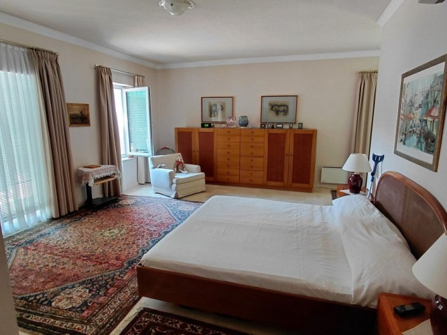 Villa avec 5 Chambres  à Sotogrande Costa