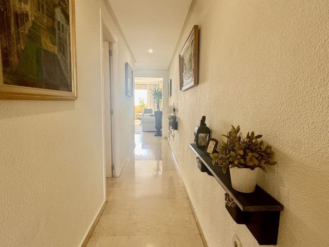 4 Bedrooms Apartment in Arroyo de la Miel