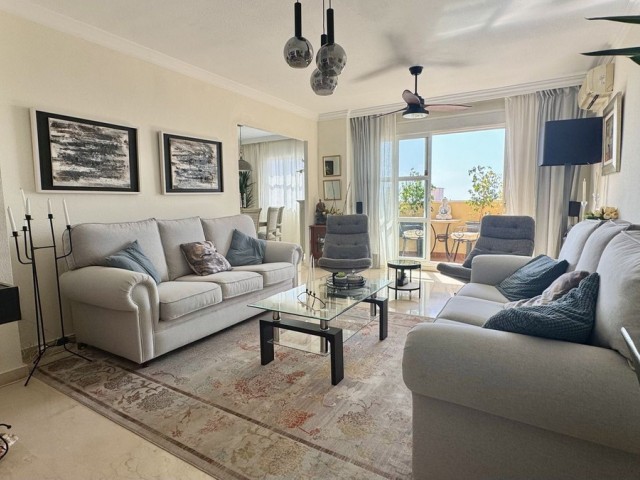 4 Bedrooms Apartment in Arroyo de la Miel
