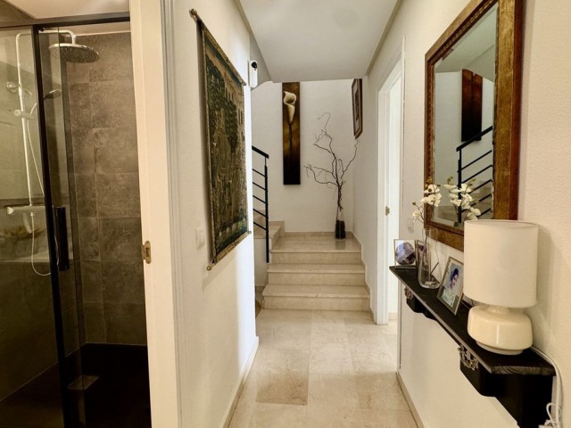4 Bedrooms Apartment in Arroyo de la Miel