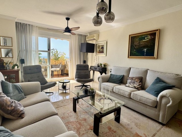 4 Bedrooms Apartment in Arroyo de la Miel