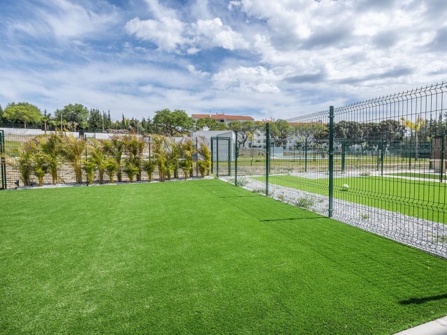 Apartamento con 2 Dormitorios  en Selwo