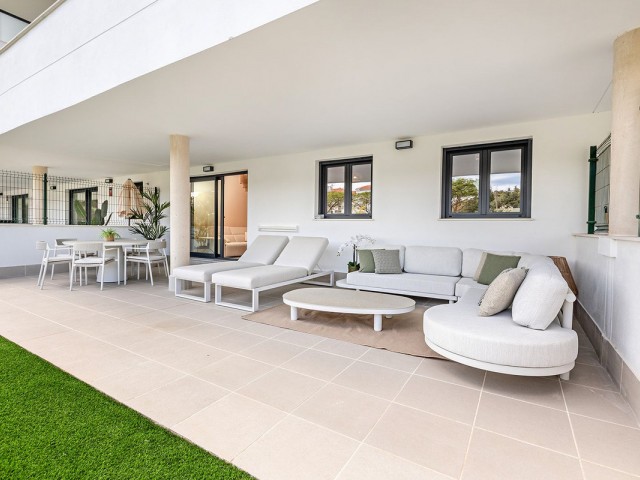 Apartamento con 2 Dormitorios  en Selwo