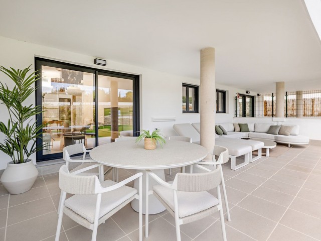 Apartamento con 2 Dormitorios  en Selwo