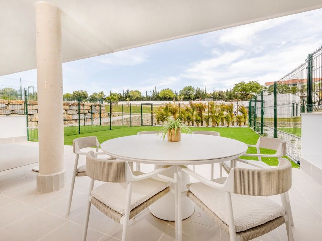 Apartamento con 2 Dormitorios  en Selwo