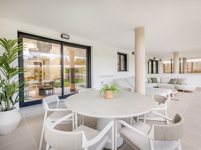 Apartamento con 2 Dormitorios  en Selwo