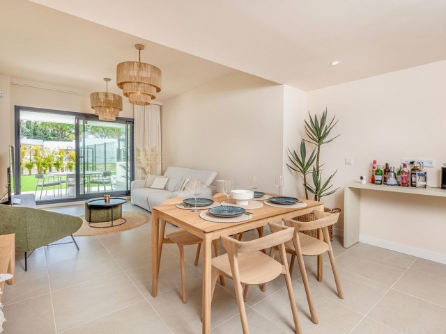 Apartamento con 2 Dormitorios  en Selwo