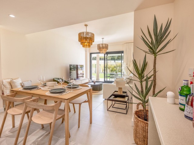 Apartamento con 2 Dormitorios  en Selwo
