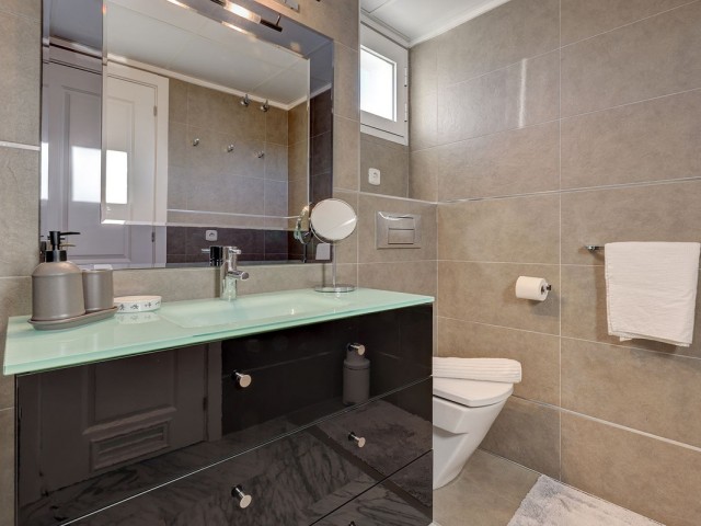 Apartamento con 5 Dormitorios  en Bahía de Marbella