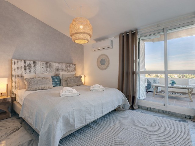 Apartamento con 5 Dormitorios  en Bahía de Marbella