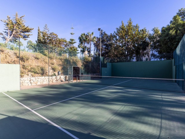 Apartamento con 5 Dormitorios  en Bahía de Marbella