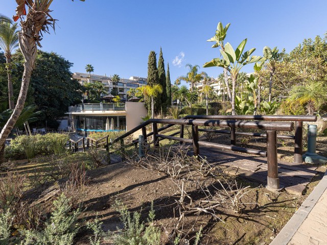 Apartamento con 5 Dormitorios  en Bahía de Marbella