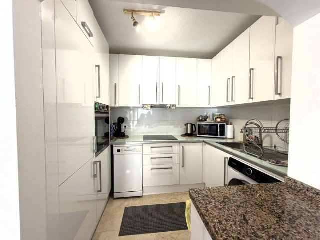 Apartment, El Paraiso, R5464810