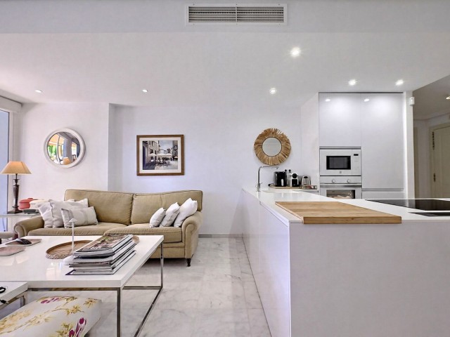 Apartamento con 2 Dormitorios  en Bahía de Marbella