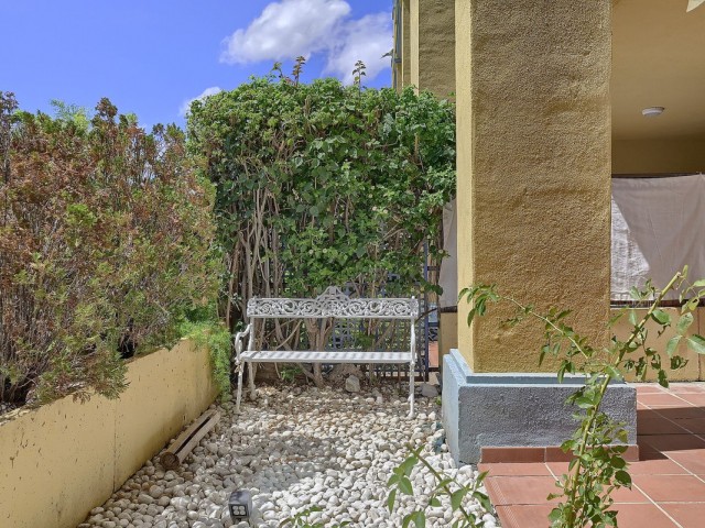 Apartamento con 2 Dormitorios  en Bahía de Marbella