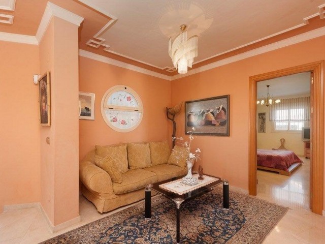 Villa con 4 Dormitorios  en Playamar