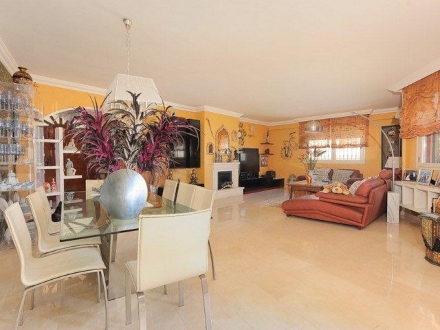 Villa con 4 Dormitorios  en Playamar
