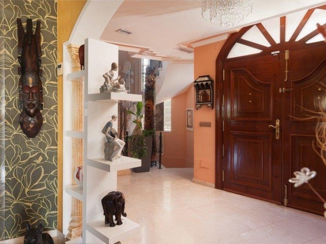 Villa con 4 Dormitorios  en Playamar