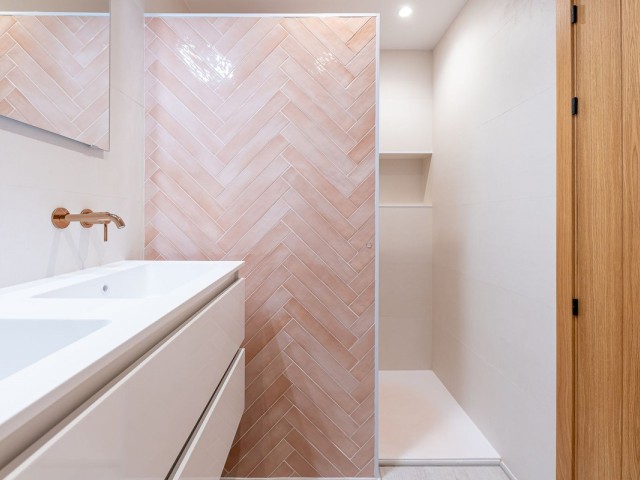 2 Bedrooms Apartment in La Carihuela