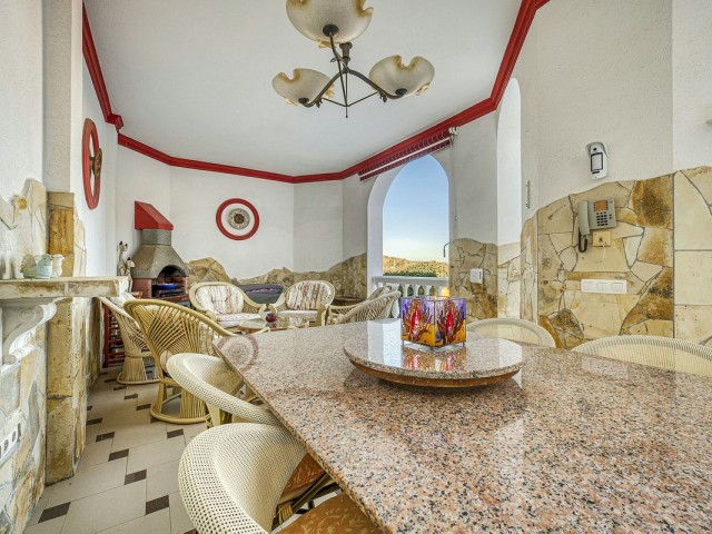 Villa con 6 Dormitorios  en Hacienda Las Chapas