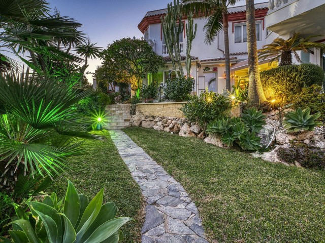 Villa con 6 Dormitorios  en Hacienda Las Chapas