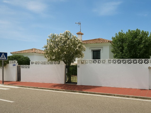 2 Bedrooms Villa in La Duquesa