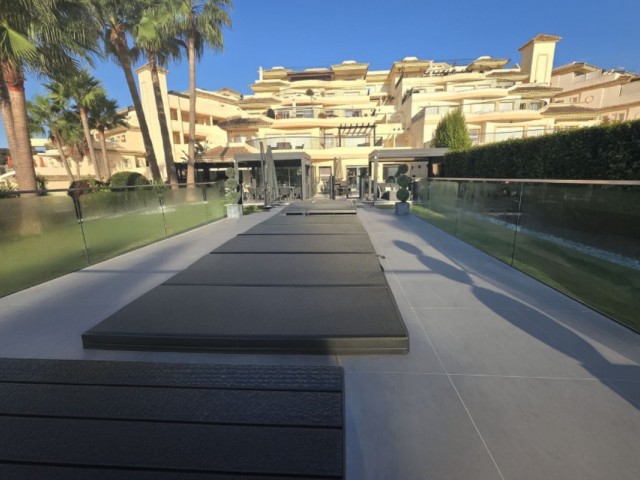 Apartamento con 3 Dormitorios  en San Roque Club