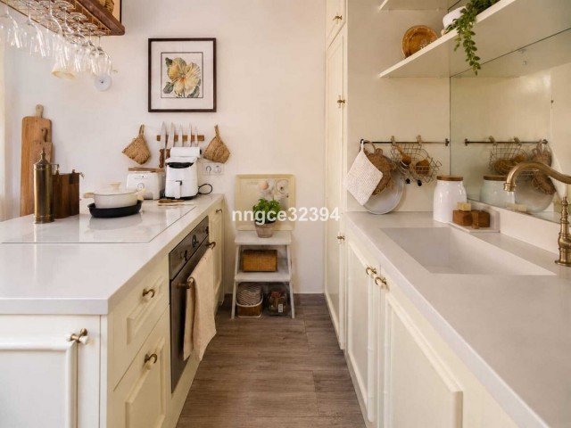 Penthouse, The Golden Mile, R5469502