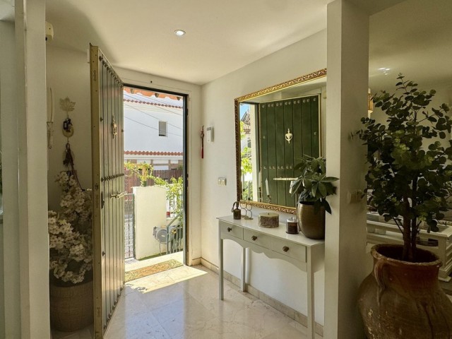 4 Bedrooms Villa in Arroyo de la Miel