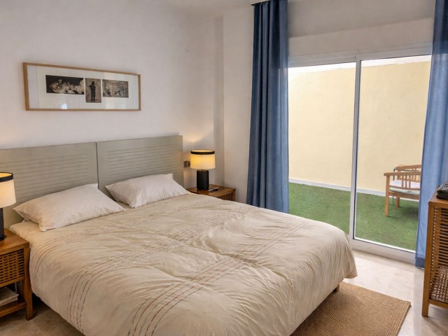 Apartamento con 3 Dormitorios  en San Roque Club