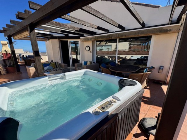 Penthouse, Riviera del Sol, R5475670