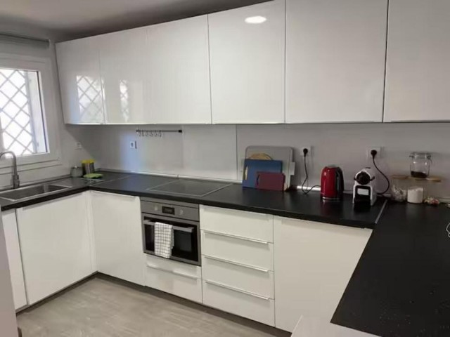Apartment, Aloha, R5252962