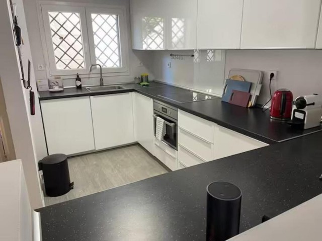 Apartment, Aloha, R5252962
