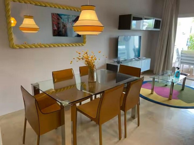 Apartment, Aloha, R5252962